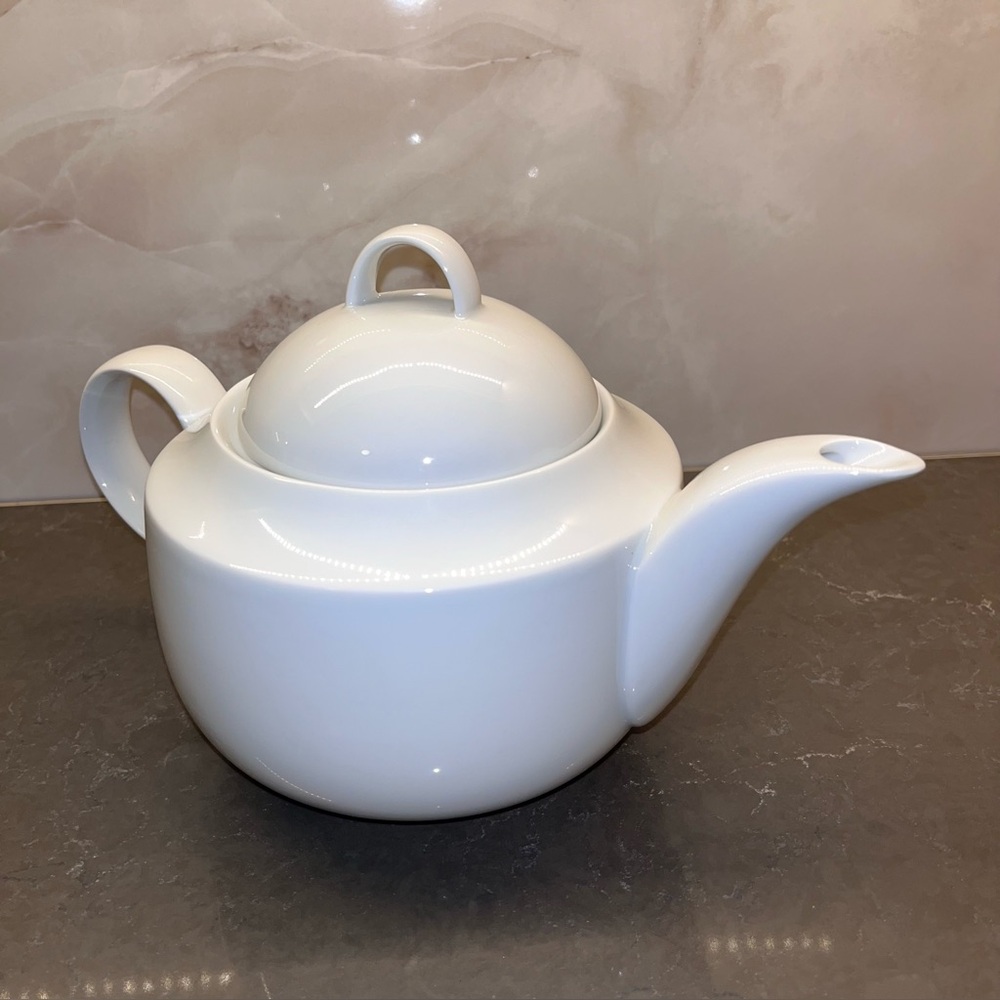 Stokes White Ceramic Teapot Minimalist Modern Tea Pot Design approx 1.5 Litre